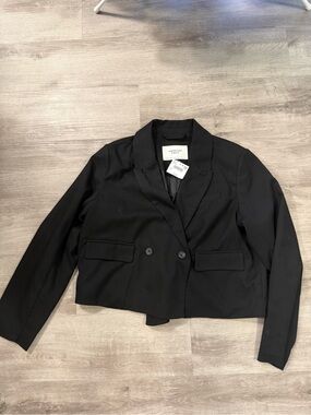 American Eagle Outfitters Black Cropped Double-Button Blazer